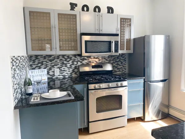 $2,550 | 42 Hutton Street, Unit 7, Jersey City, NJ 07307