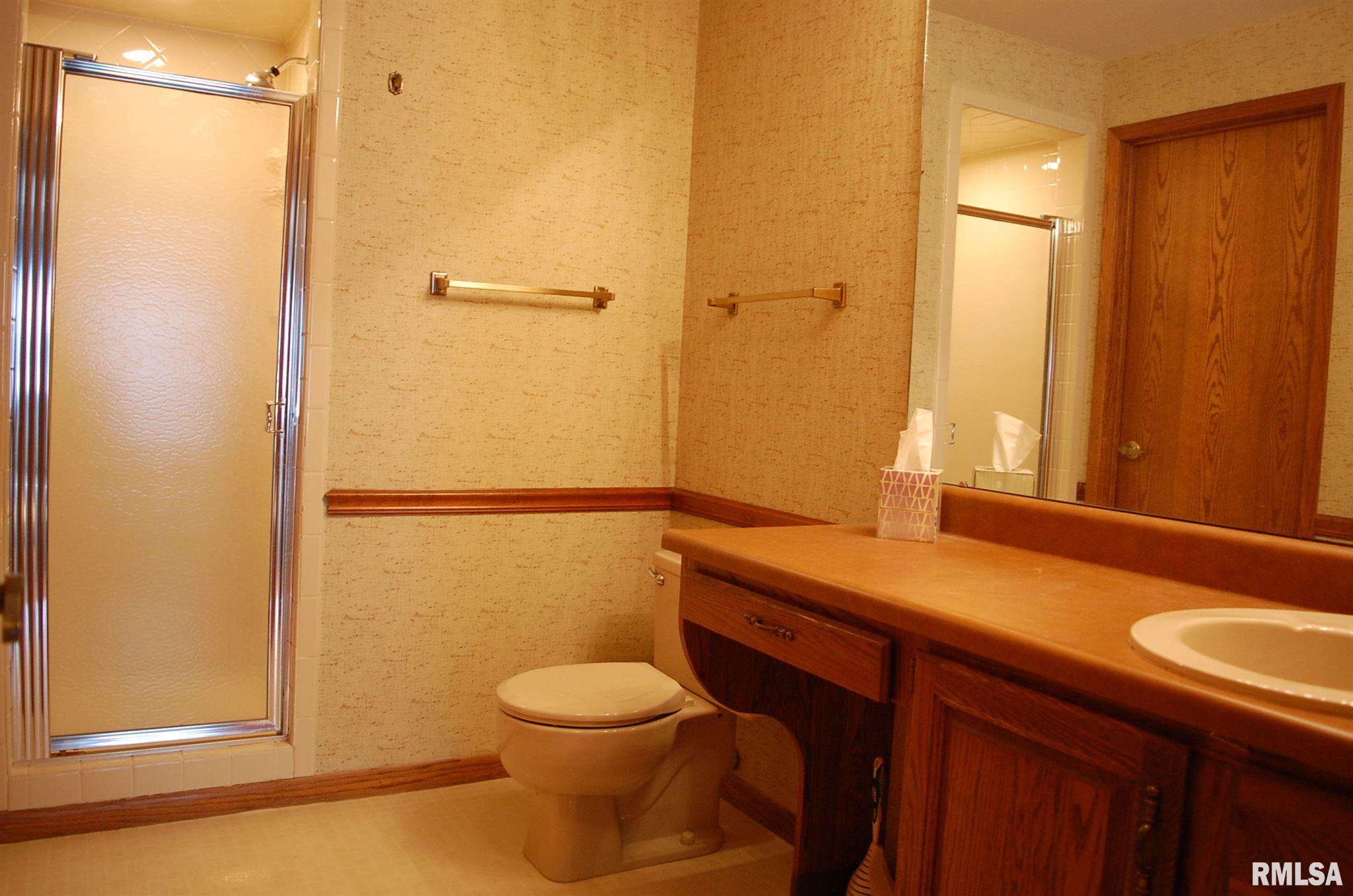 3320 East Ridge Place Bettendorf, IA 52722 - Photo 21 of 26 Gallery Image 21