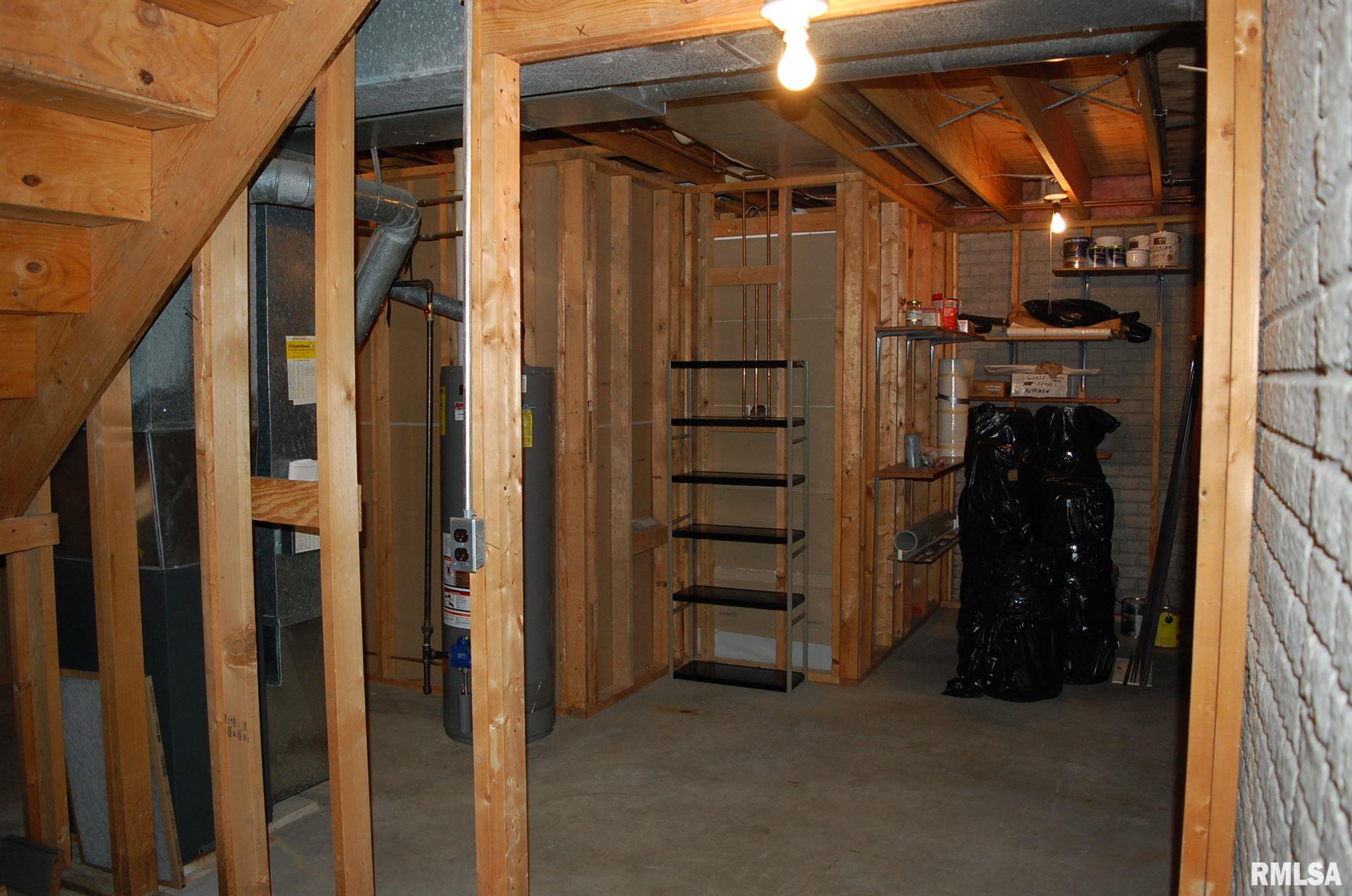 3320 East Ridge Place Bettendorf, IA 52722 - Photo 25 of 26 Gallery Image 25