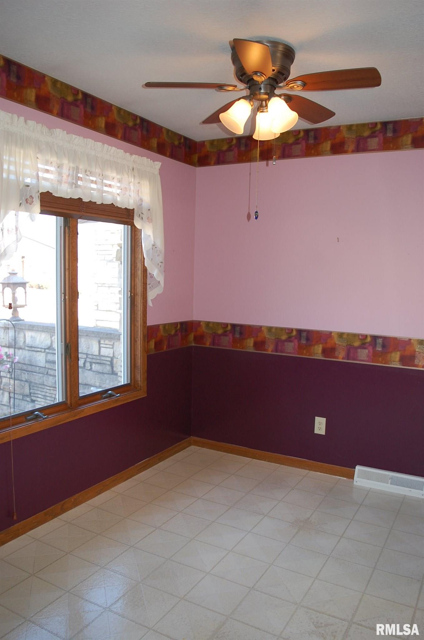 3320 East Ridge Place Bettendorf, IA 52722 - Photo 6 of 26 Gallery Image 6