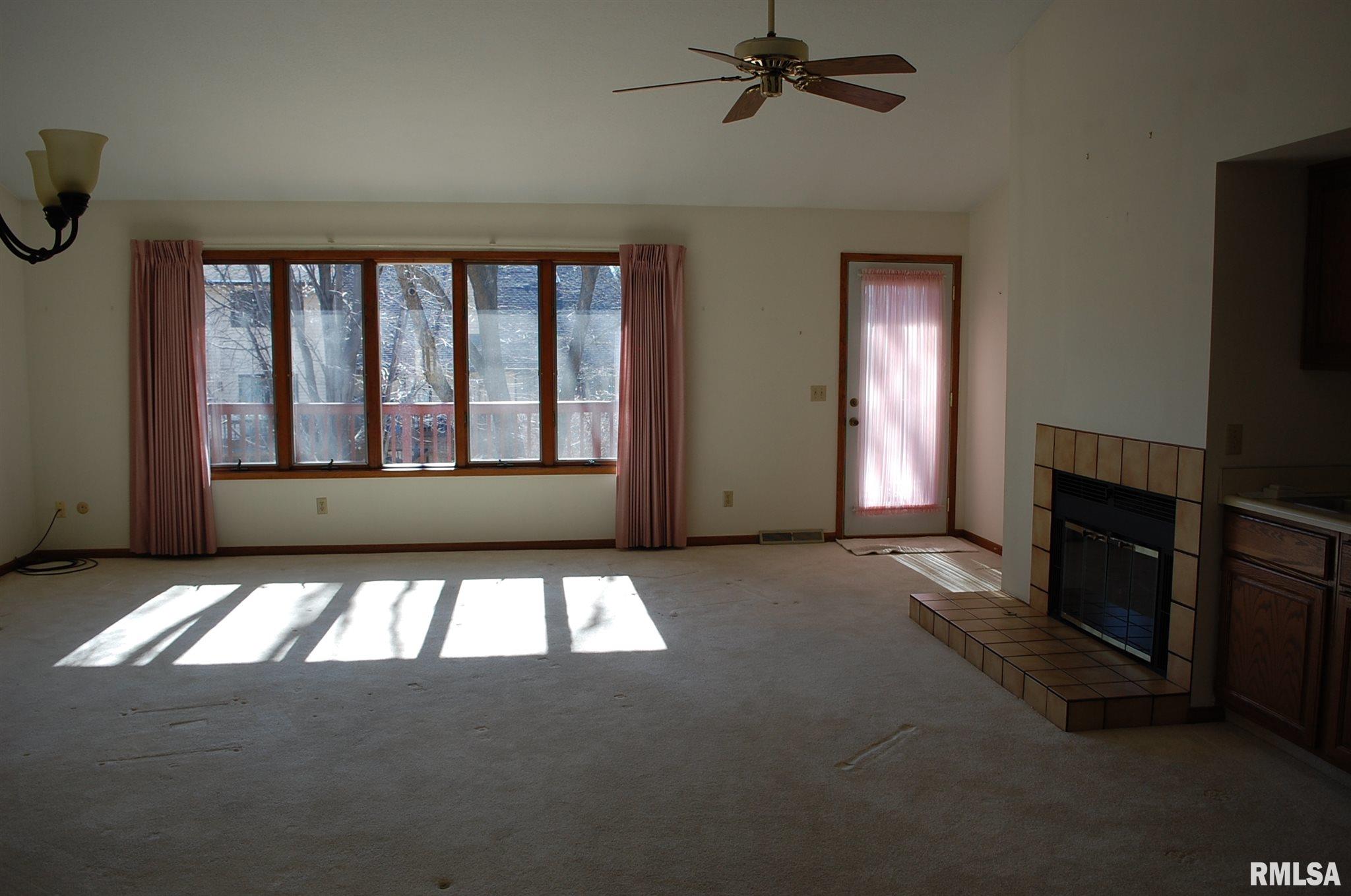 3320 East Ridge Place Bettendorf, IA 52722 - Photo 8 of 26 Gallery Image 8