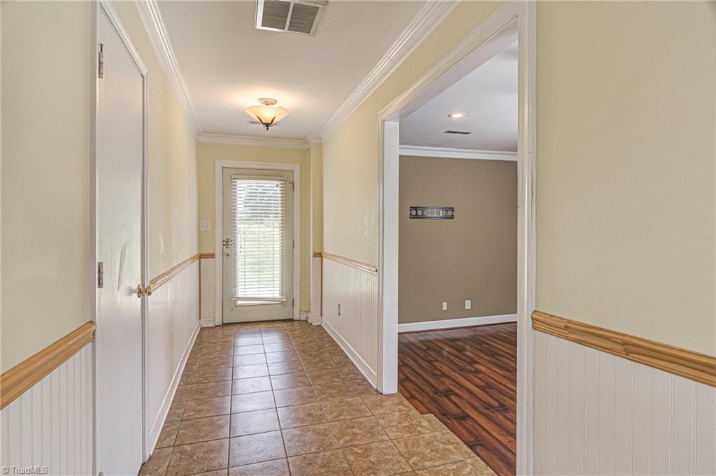 4137 High Point Road Winston-Salem, NC 27107 - Photo 5 of 31 Gallery Image 5