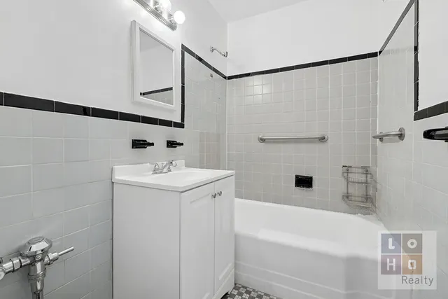 $999,000 | 575 Grand Street, Unit E1105 | Lower East Side