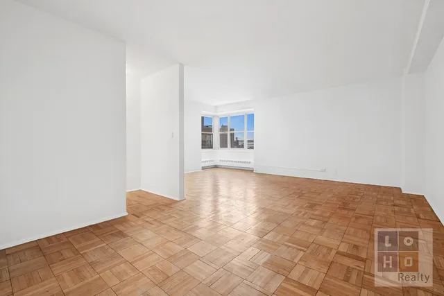 $999,000 | 575 Grand Street, Unit E1105 | Lower East Side
