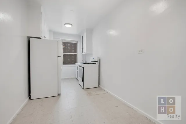 $999,000 | 575 Grand Street, Unit E1105 | Lower East Side
