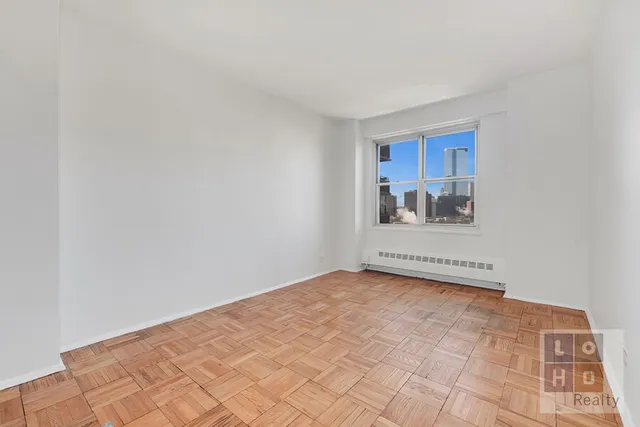 $999,000 | 575 Grand Street, Unit E1105 | Lower East Side