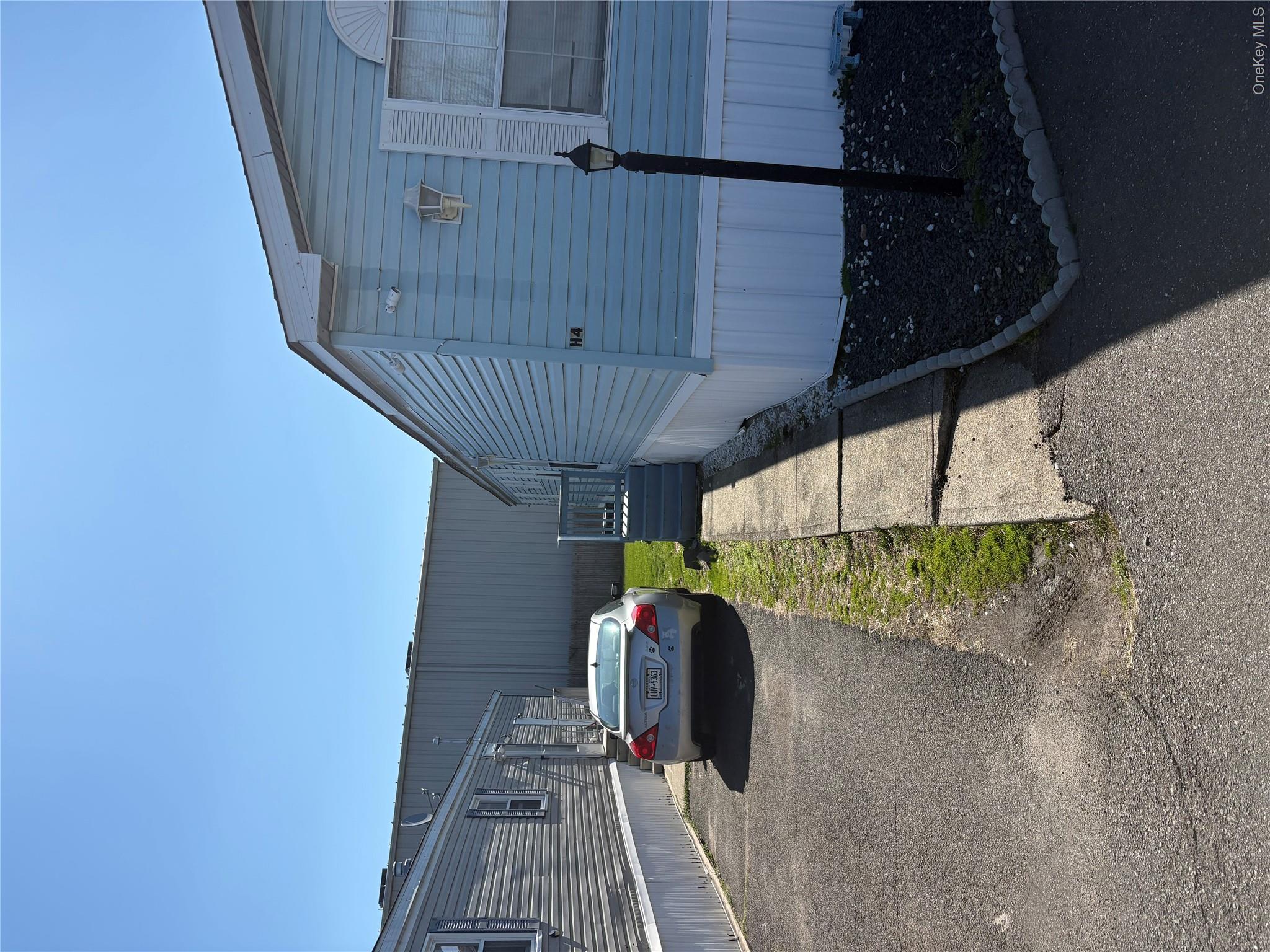 2701 Goethals Road North, Unit H4 Staten Island, NY 10303 - Photo 2 of 14