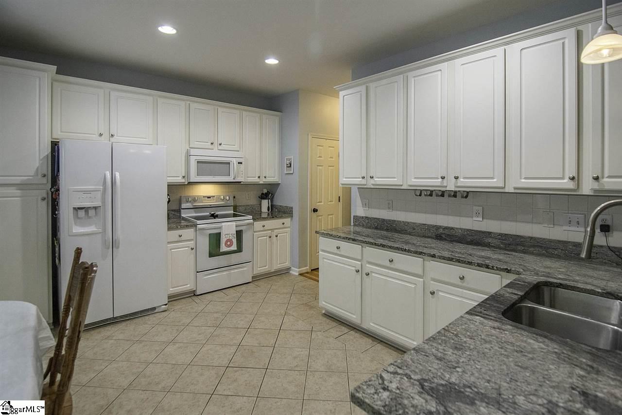 431 Roberts Road Taylors, SC 29687 - Photo 9 of 30 Gallery Image 9