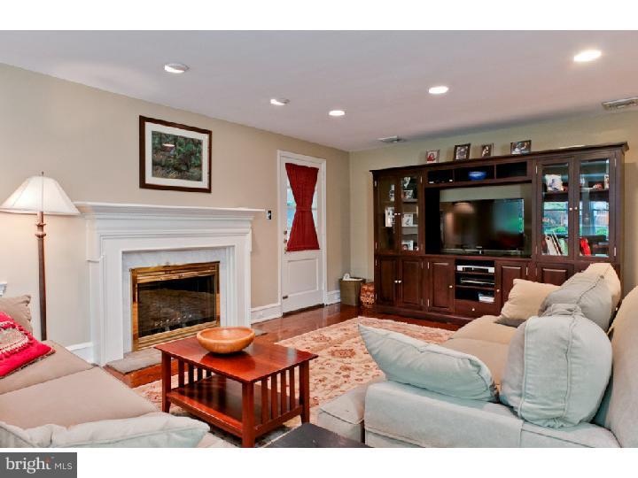 1321 Fairacres Road Rydal, PA 19046 - Photo 3 of 19 Living Room