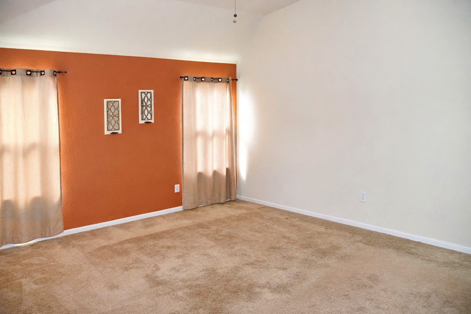 19211 Side Way Tomball, TX 77375 - Photo 26 of 36 an empty room with windows