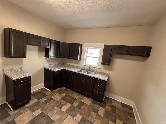 $157,900 | 917 Oak Street, Vincennes, IN 47591