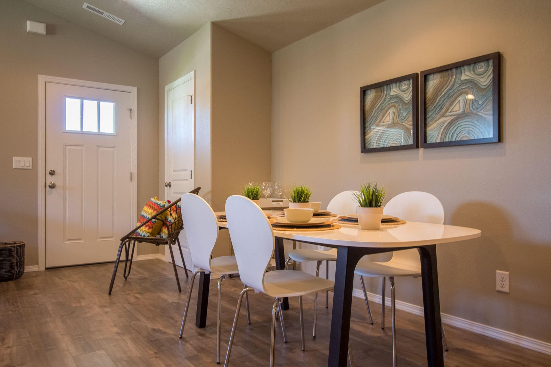 918 North Trinity Way Sisters, OR 97759 - Photo 6 of 11 Argent Dining Room