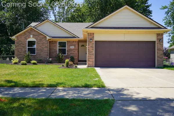 $424,900 | 51819 Kings Pointe Drive, New Baltimore, MI 48047