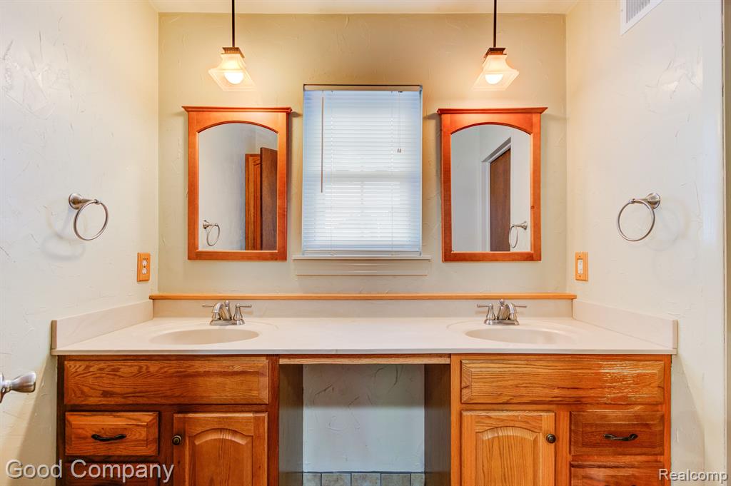 178 Manor Way Rochester Hills, MI 48309 - Photo 24 of 40