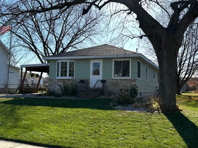 $174,900 | 505 Bergen Street Northwest, Adams, MN 55909