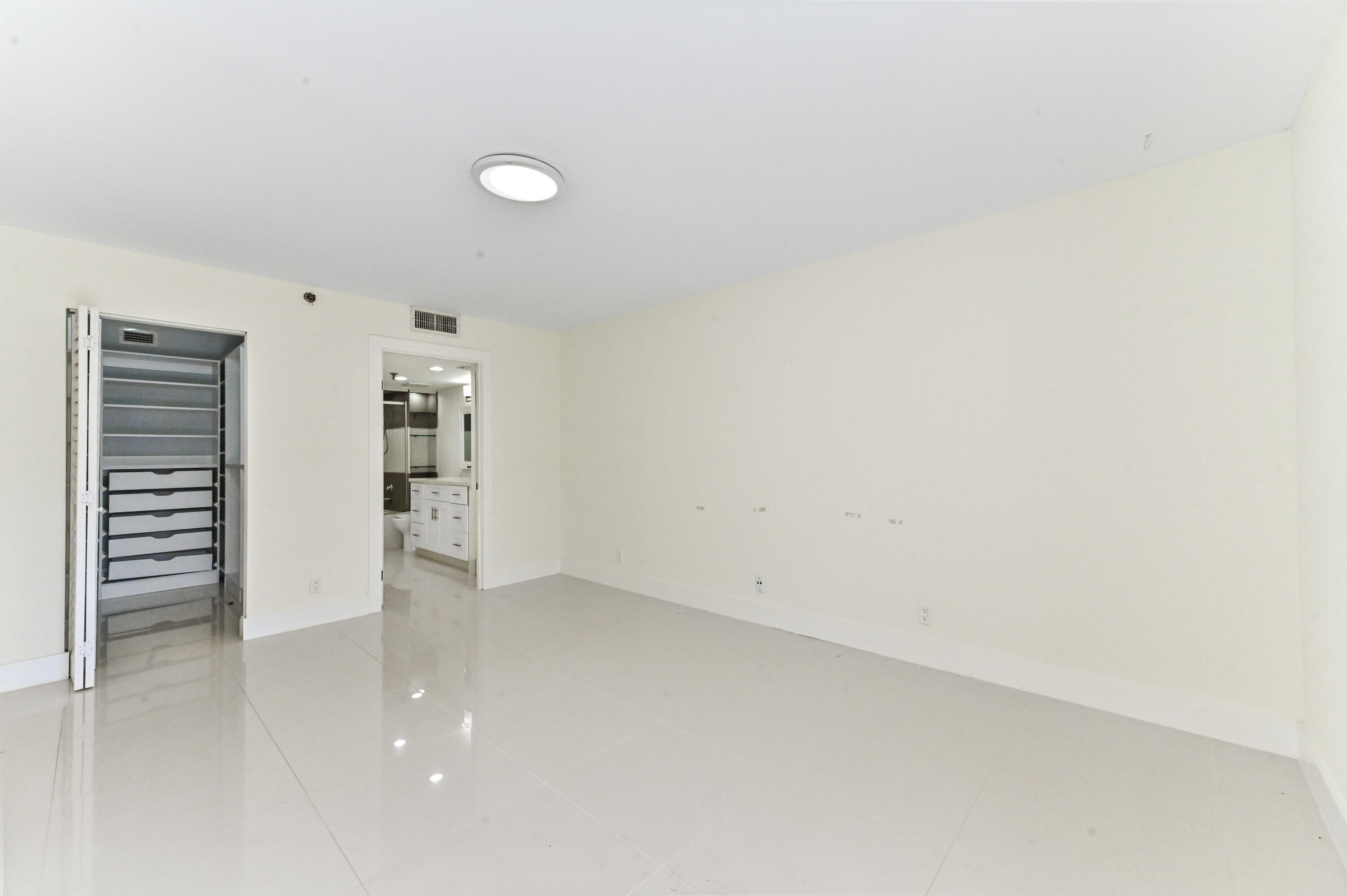 198 Northwest 67th Street, Unit 302 Boca Raton, FL 33487 - Photo 21 of 32 24 Bedroom 03