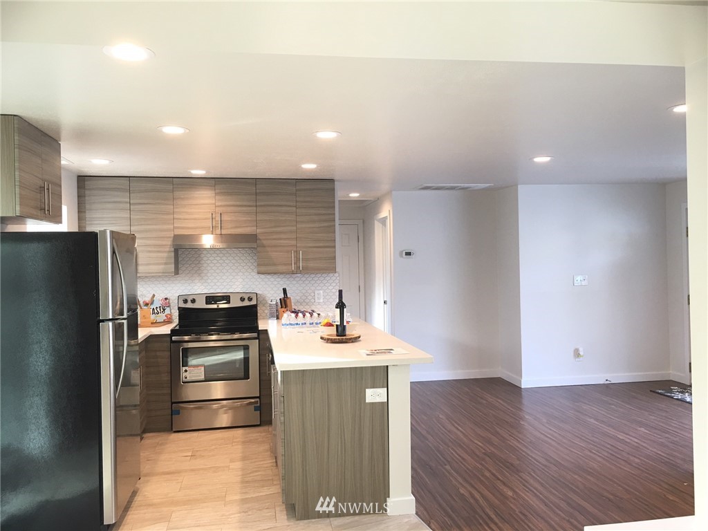 3401 Northeast 7th Place Renton, WA 98056 - Photo 8 of 22