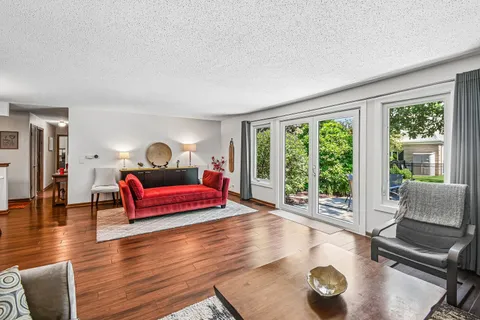 $645,000 | 815 South Salem Avenue, Arlington Heights, IL 60005