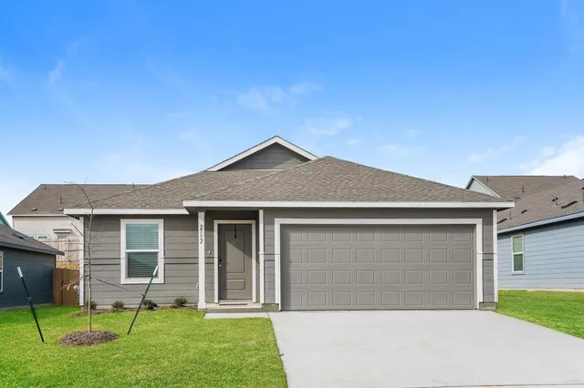 $2,199 | 2732 Ctr Crk Lane, Fort Worth, TX 76108