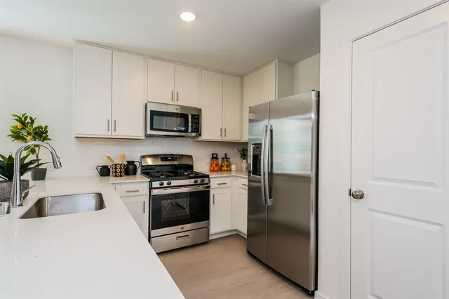 $2,199 | 2732 Ctr Crk Lane, Fort Worth, TX 76108