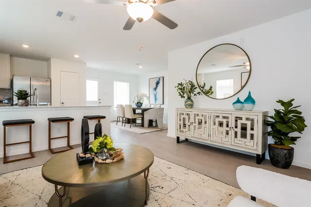 $2,199 | 2732 Ctr Crk Lane, Fort Worth, TX 76108