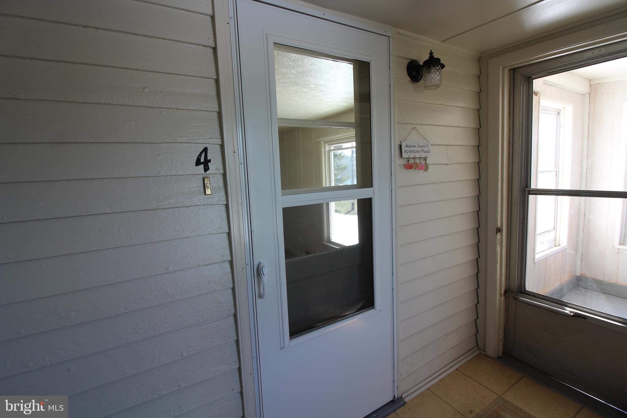 18947 Senedo Road, Unit 4 Edinburg, VA 22824 - Photo 1 of 15