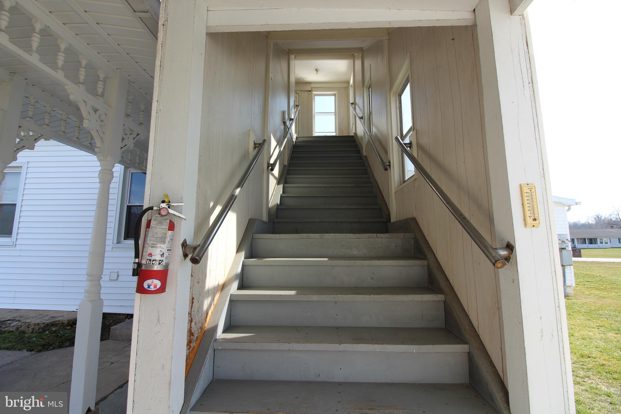 18947 Senedo Road, Unit 4 Edinburg, VA 22824 - Photo 15 of 15 Covered entryway