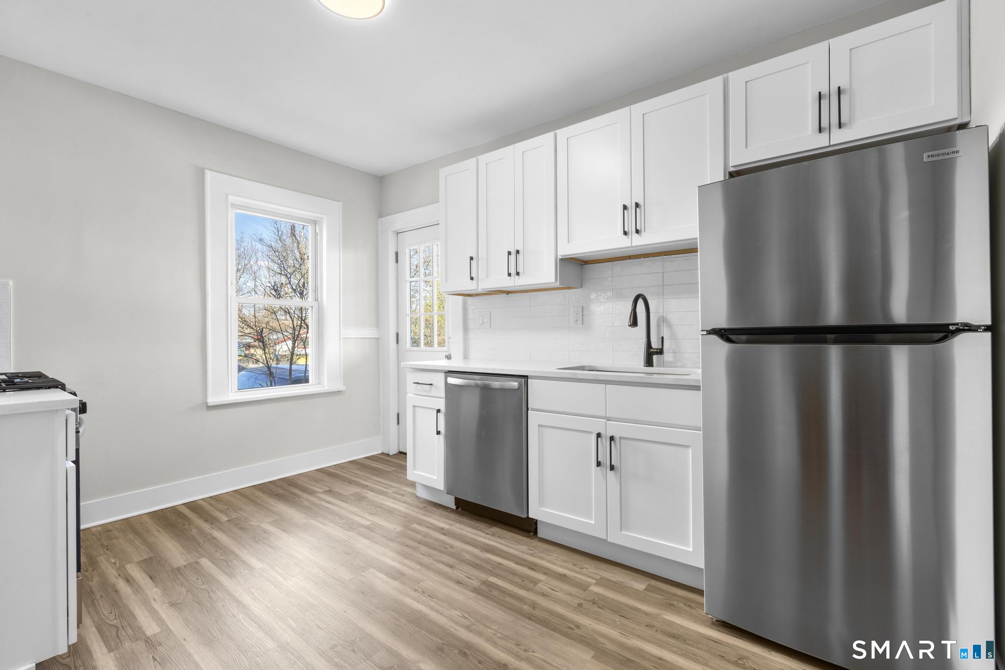 246 Judson Place Bridgeport, CT 06610 - Photo 3 of 23