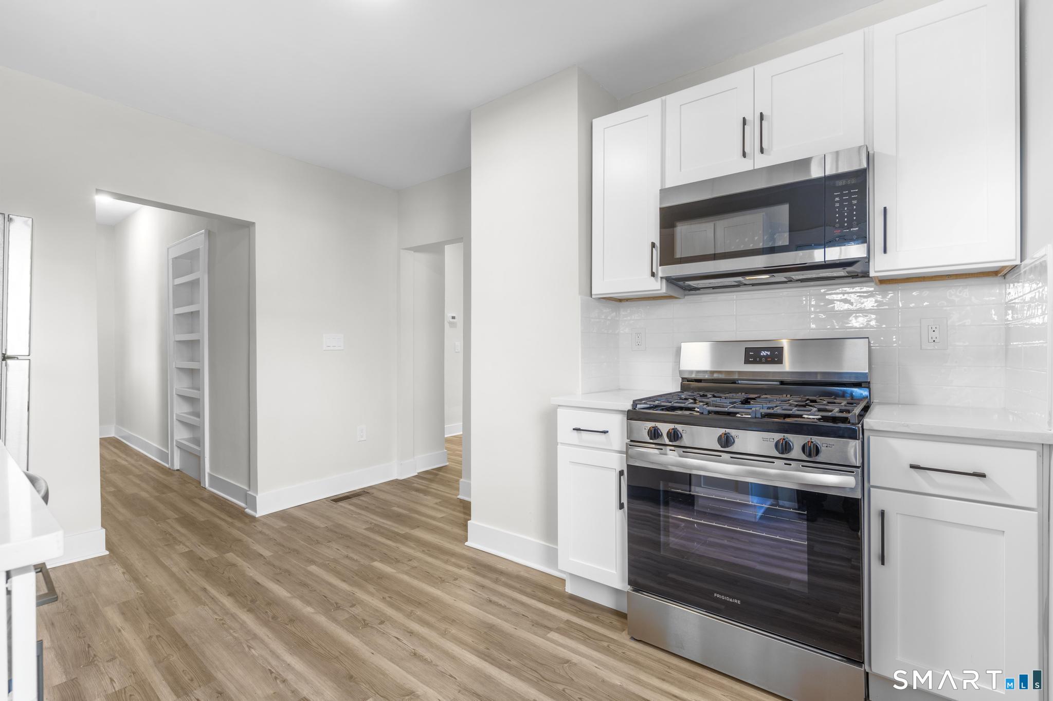 246 Judson Place Bridgeport, CT 06610 - Photo 5 of 23