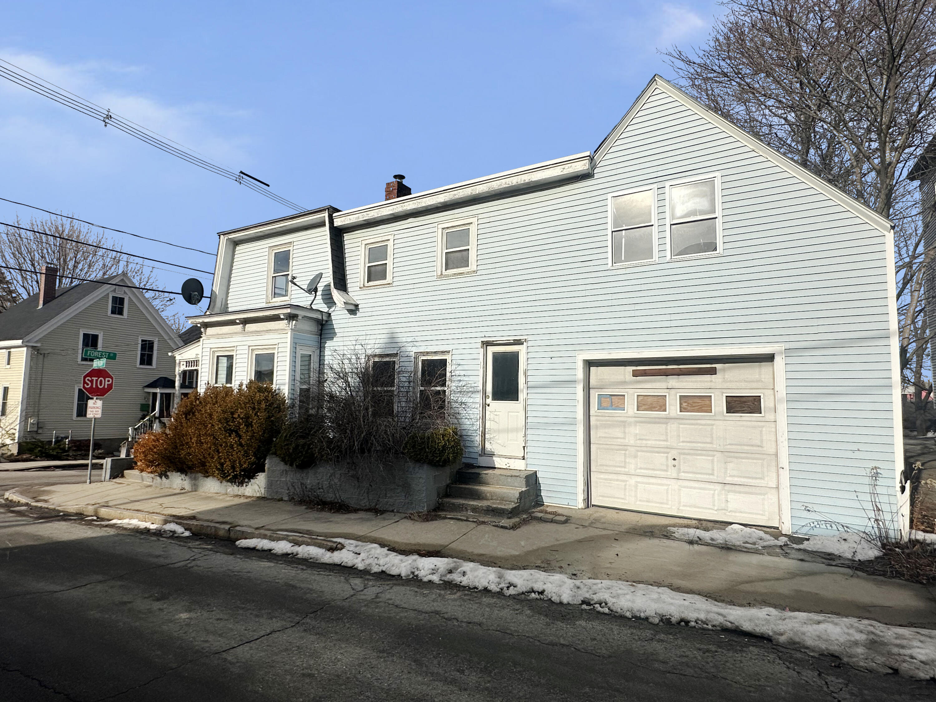 25 Forest Street Portland, ME 04102 - Photo 3 of 33 Photo Jan 14 2026, 11 16 26 AM