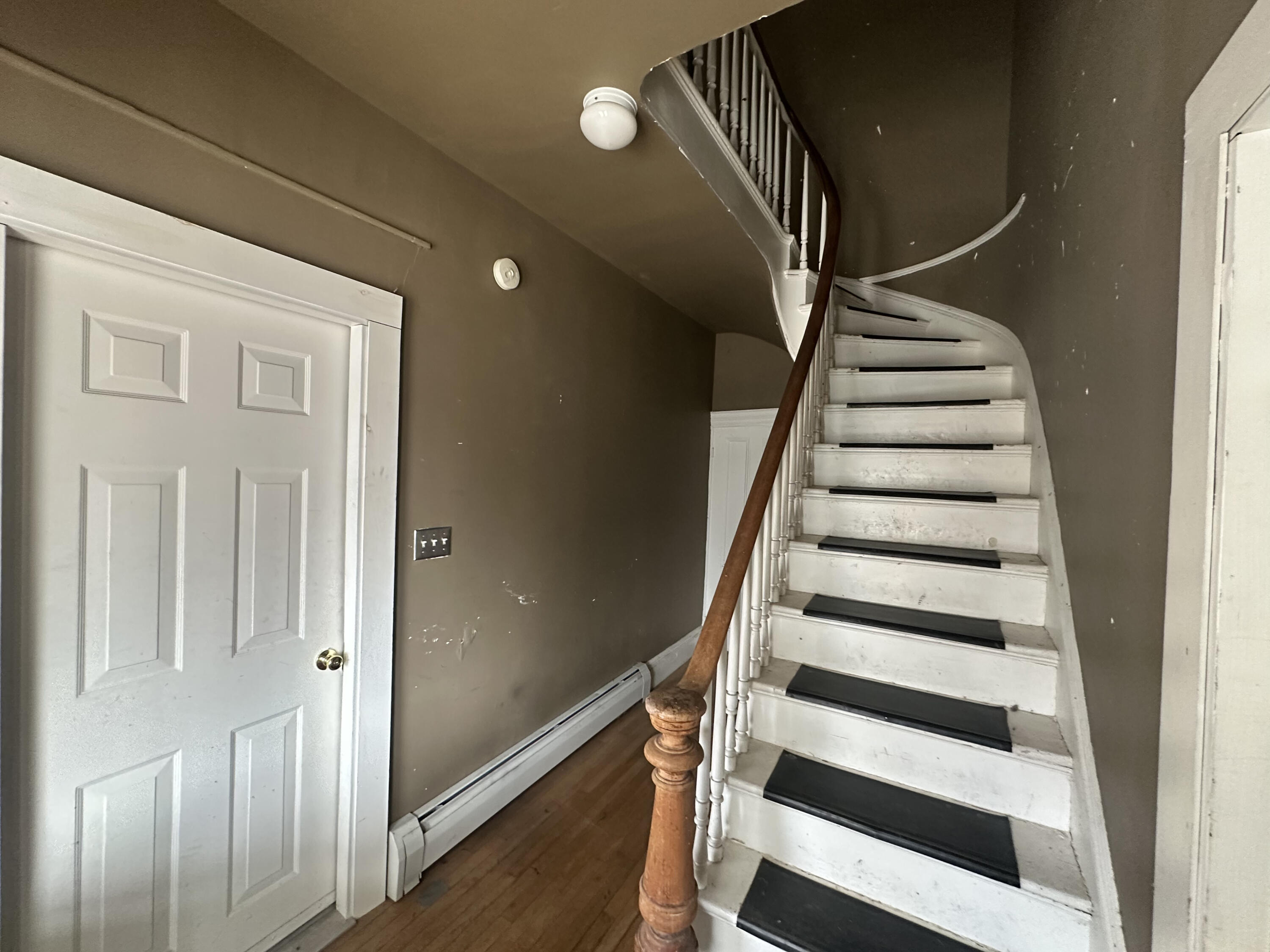 25 Forest Street Portland, ME 04102 - Photo 4 of 33 Photo Jan 14 2026, 11 19 10 AM