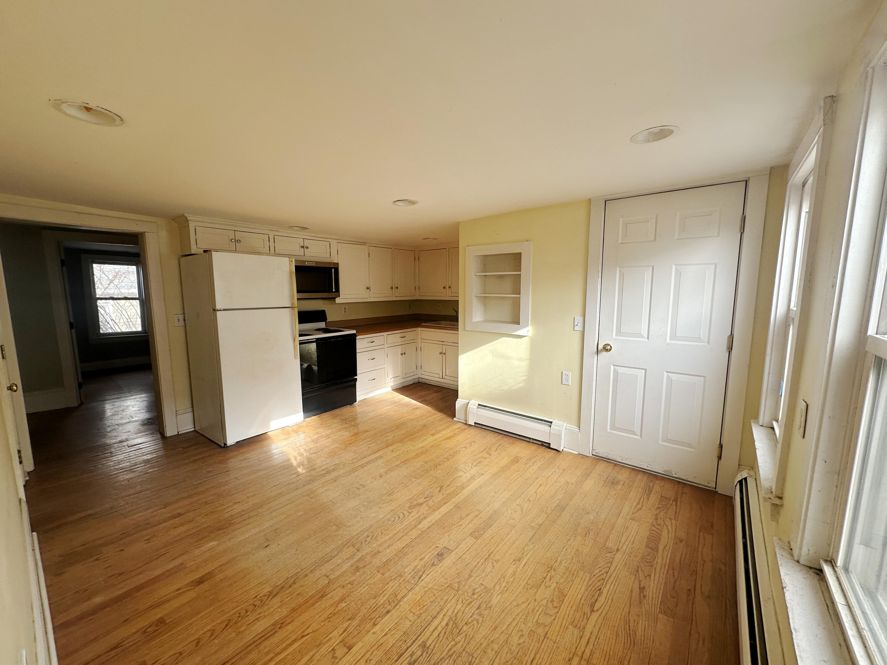 25 Forest Street Portland, ME 04102 - Photo 5 of 33 Photo Jan 14 2026, 11 20 03 AM