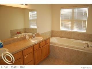 2399 Jackson Drive Rochester, MI 48309 - Photo 10 of 16 master bath.jpg