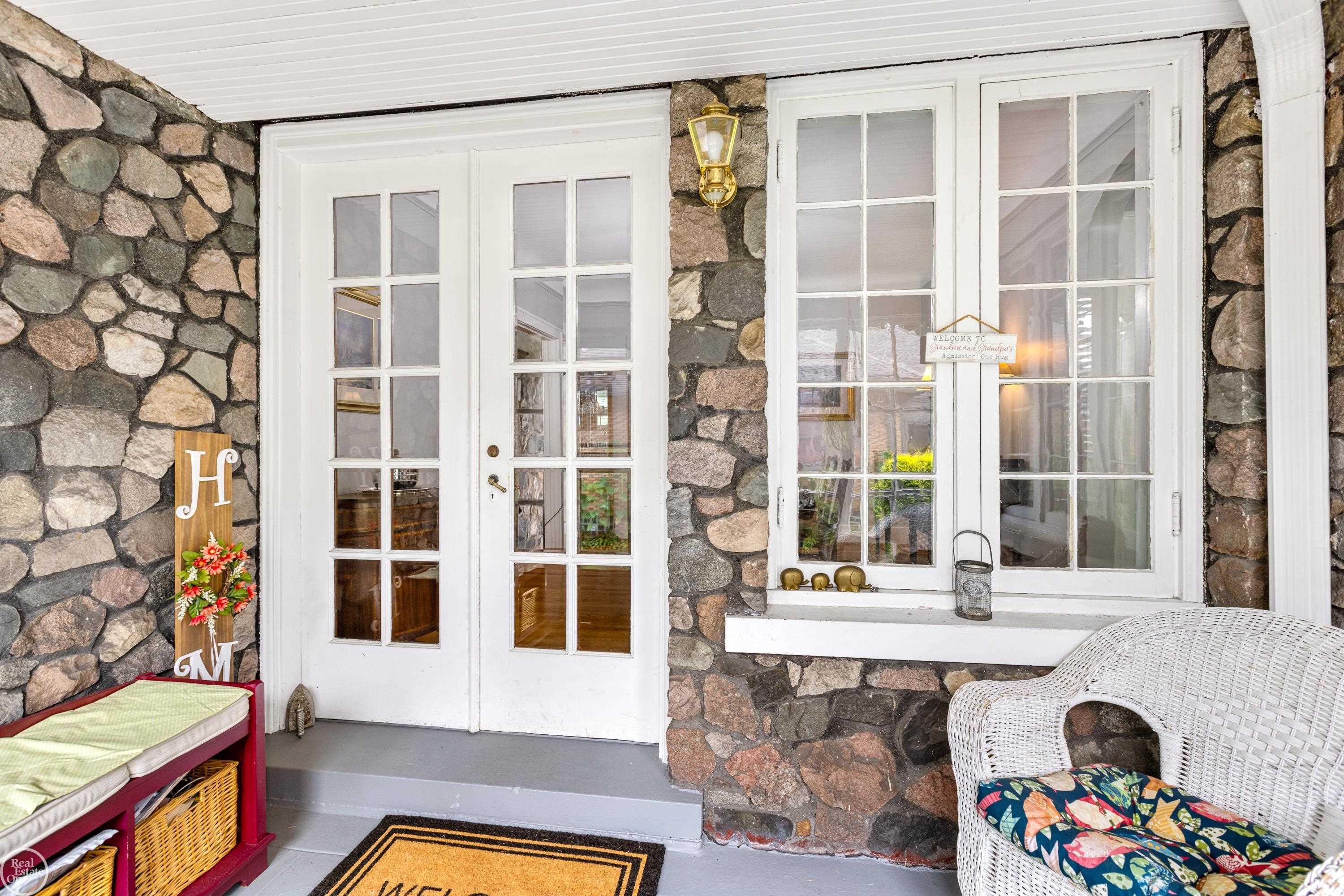 930 Barrington Road Grosse Pointe, MI 48230 - Photo 12 of 40 50130173-36EFDA65-6F94-4F62-861C-35E83C0DFB3F.JPG