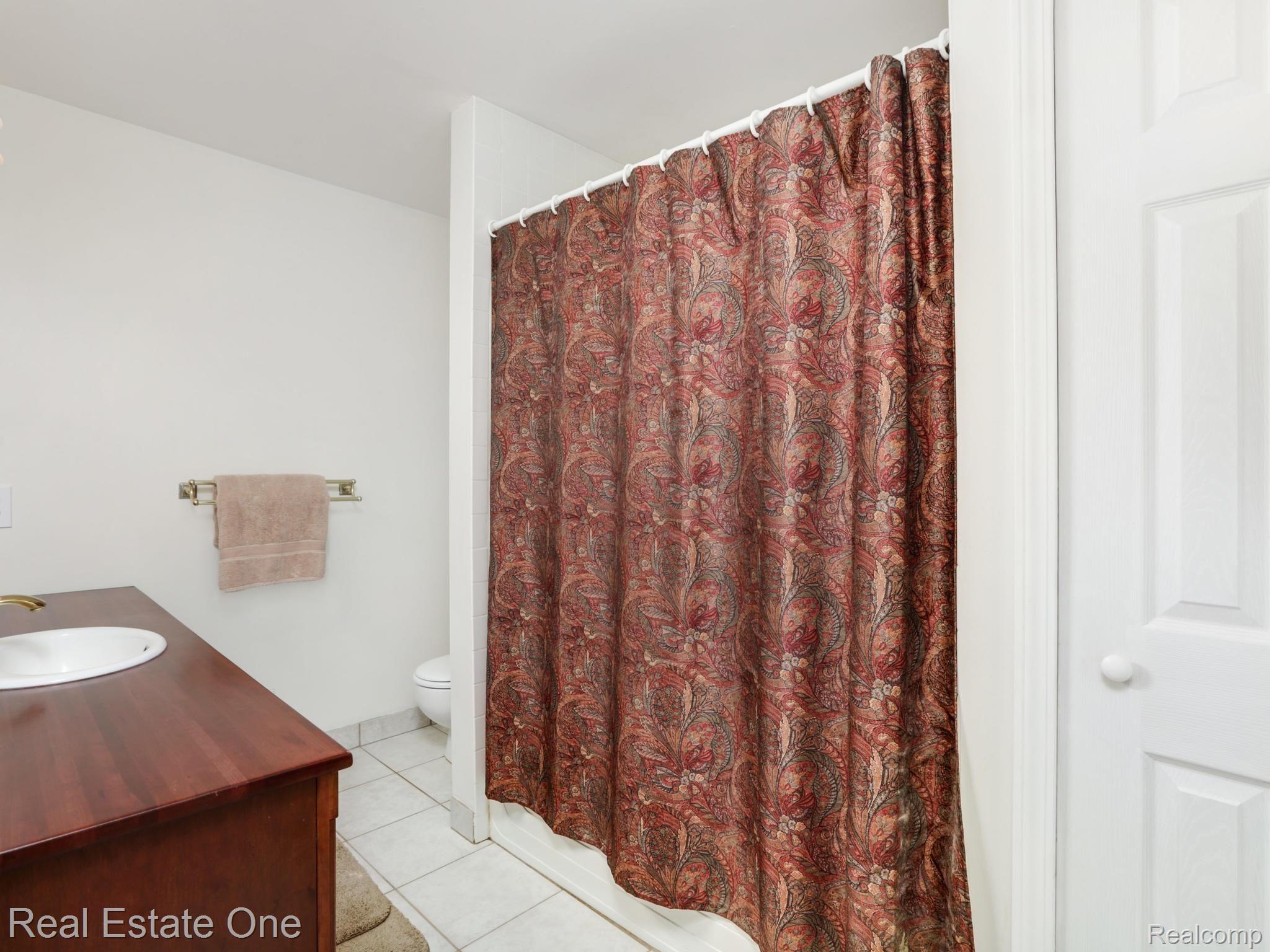 4455 Maybee Road Lake Orion, MI 48359 - Photo 19 of 26 4455 Maybee Rd Orion charter-014-014-4455 Maybee Rd0014-MLS_Size.jpg