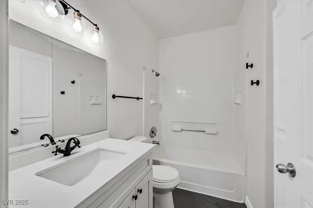 $184,000 | 3318 North Decatur Boulevard, Unit 1089, Las Vegas, NV 89130