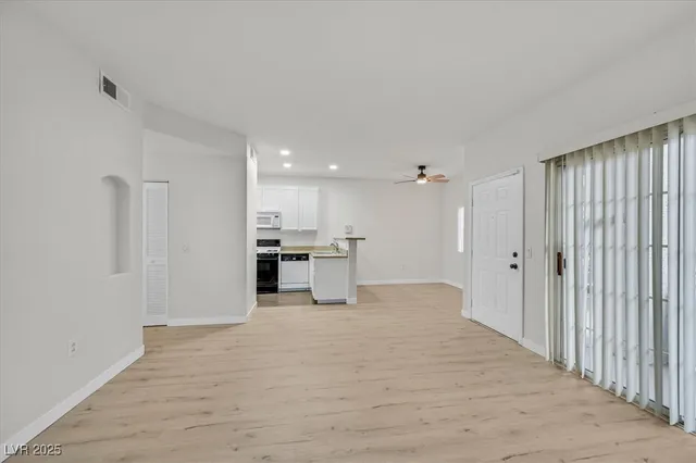 $184,000 | 3318 North Decatur Boulevard, Unit 1089, Las Vegas, NV 89130