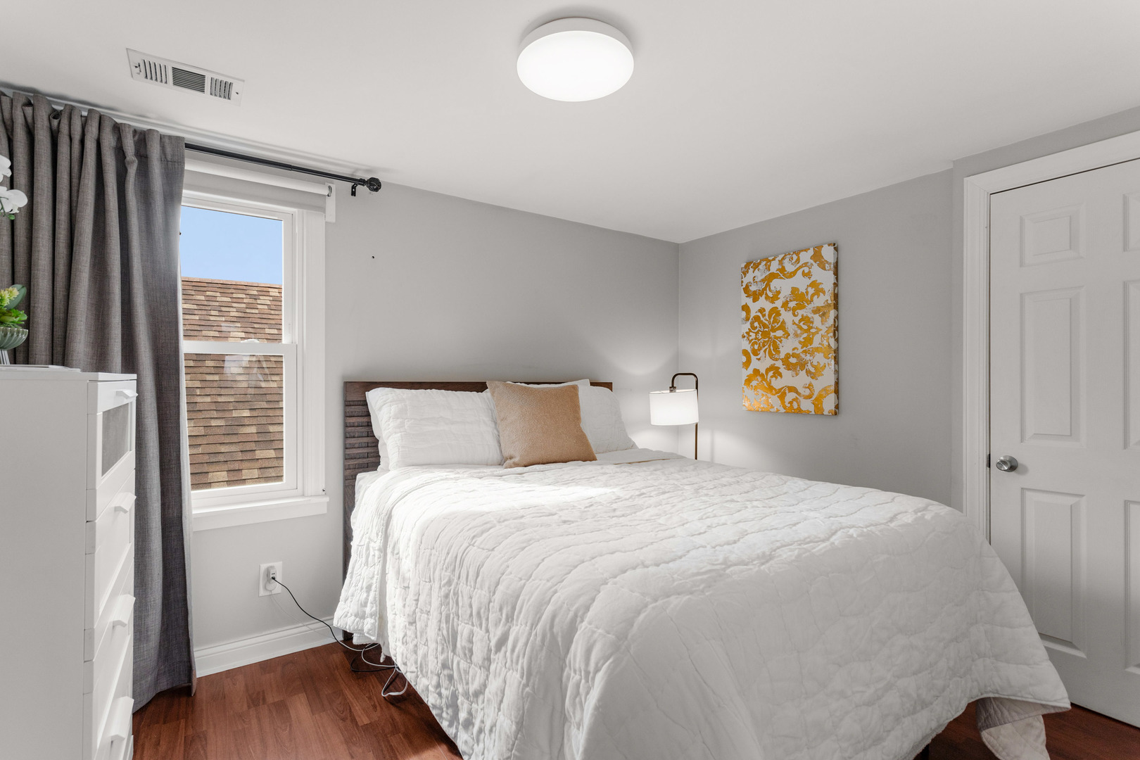 3201 Park Avenue Brookfield, IL 60513 - Photo 13 of 22 a bedroom with a bed and a window