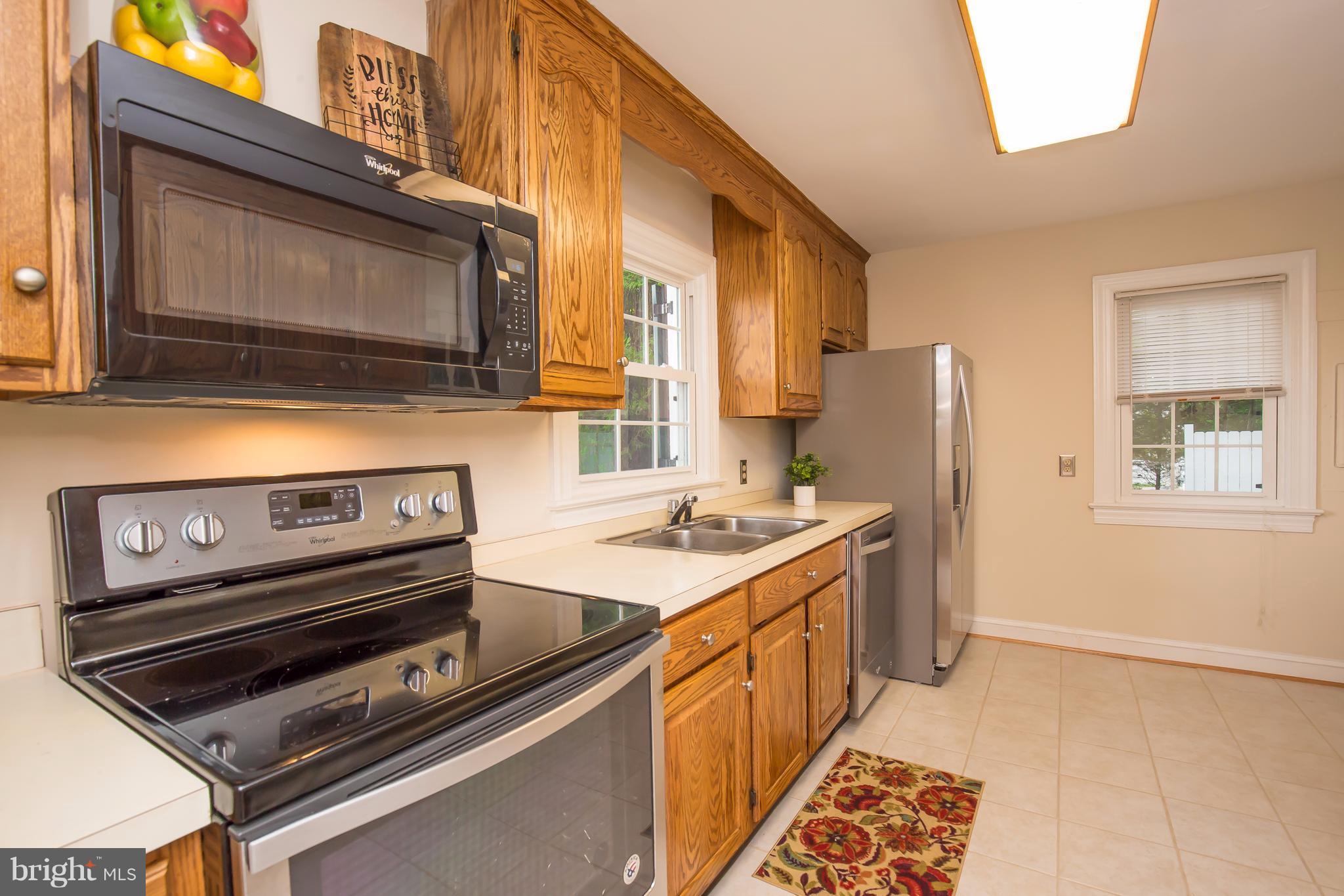 8501 Brock Road Spotsylvania, VA 22553 - Photo 11 of 22 BRAND NEW STAINLESS STEEL APPLIANCES