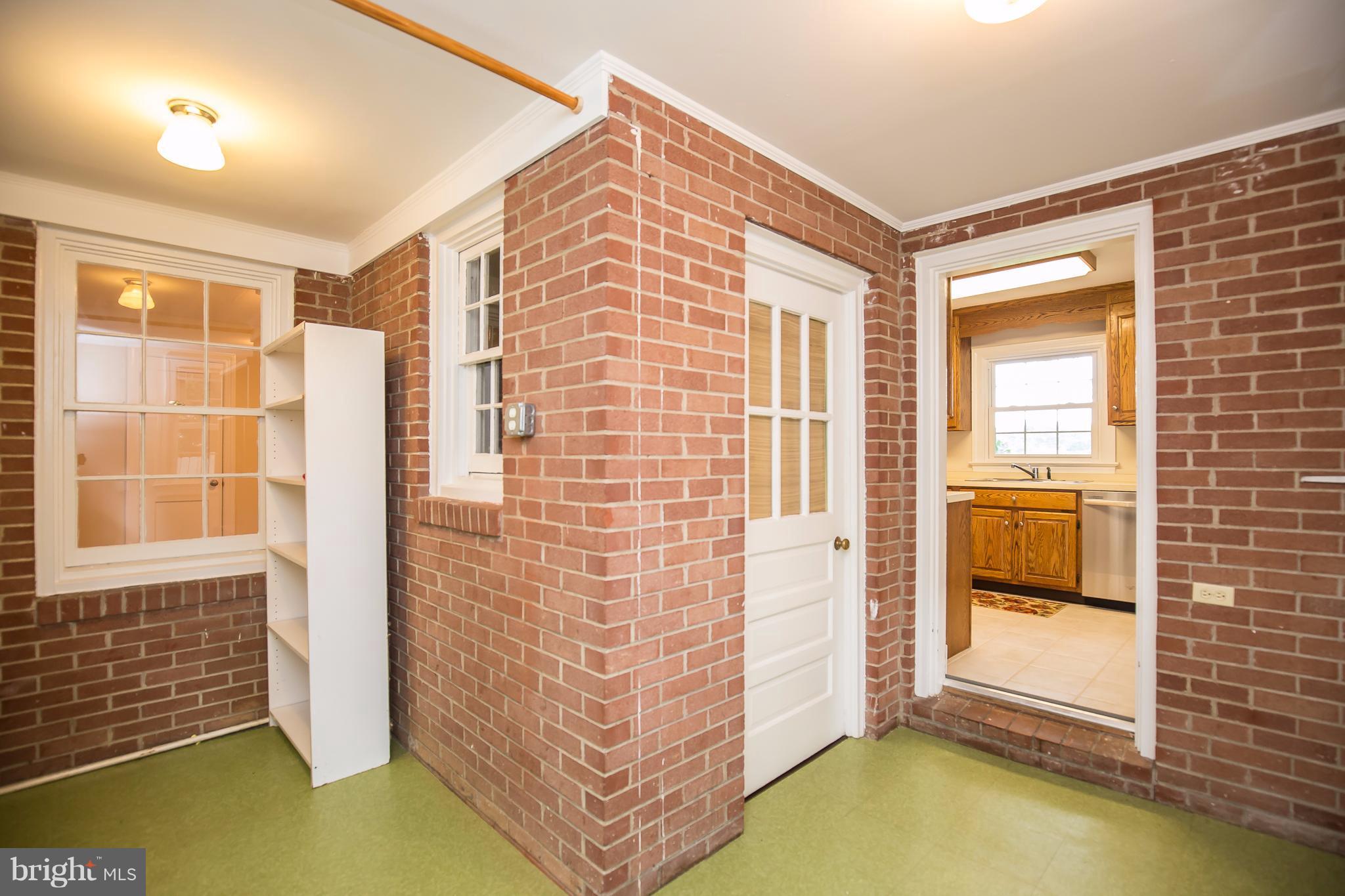 8501 Brock Road Spotsylvania, VA 22553 - Photo 13 of 22 LAUNDRY ROOM/PANTRY AREA OFF KITCHEN