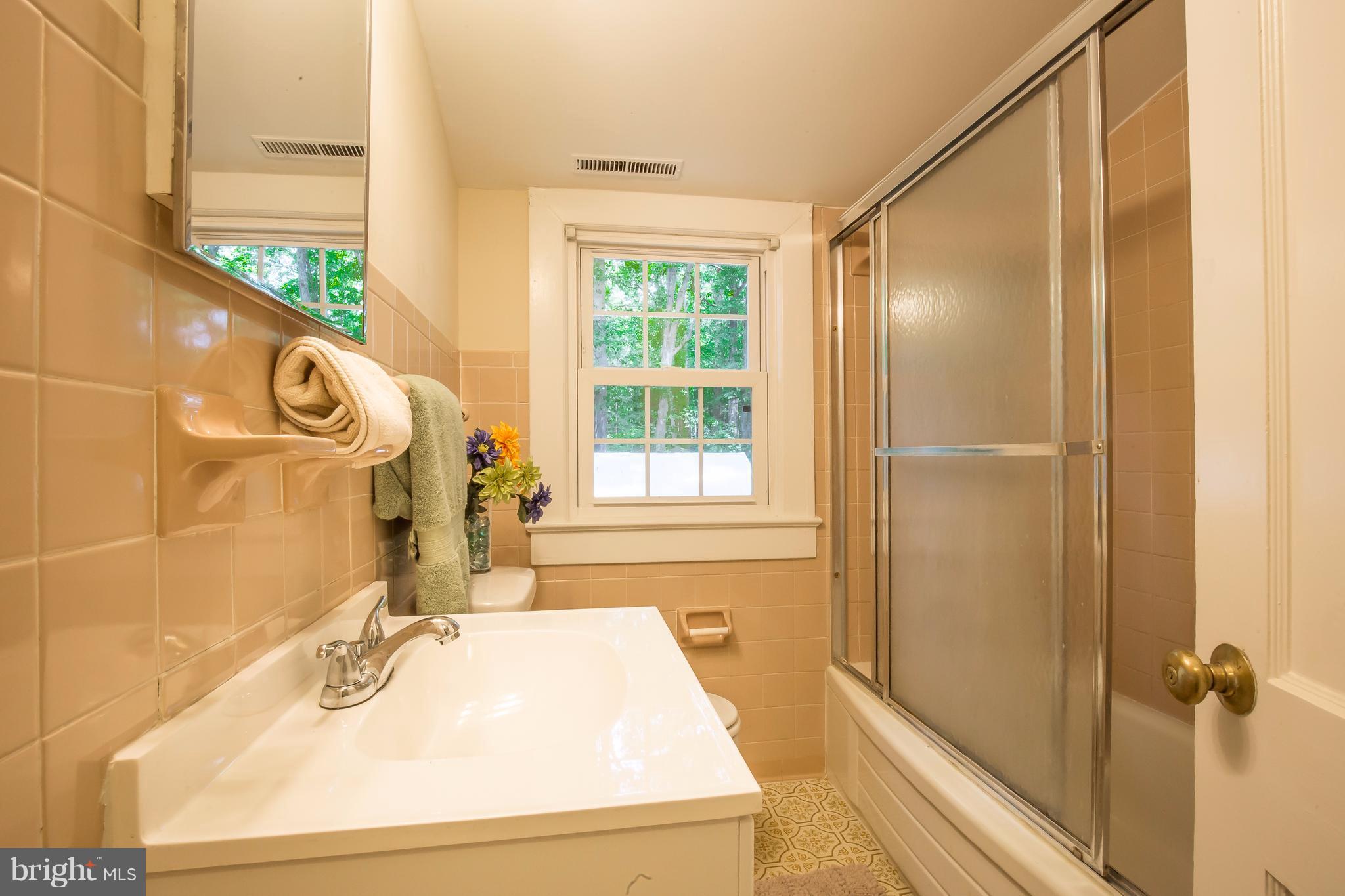 8501 Brock Road Spotsylvania, VA 22553 - Photo 17 of 22 UPSTAIRS