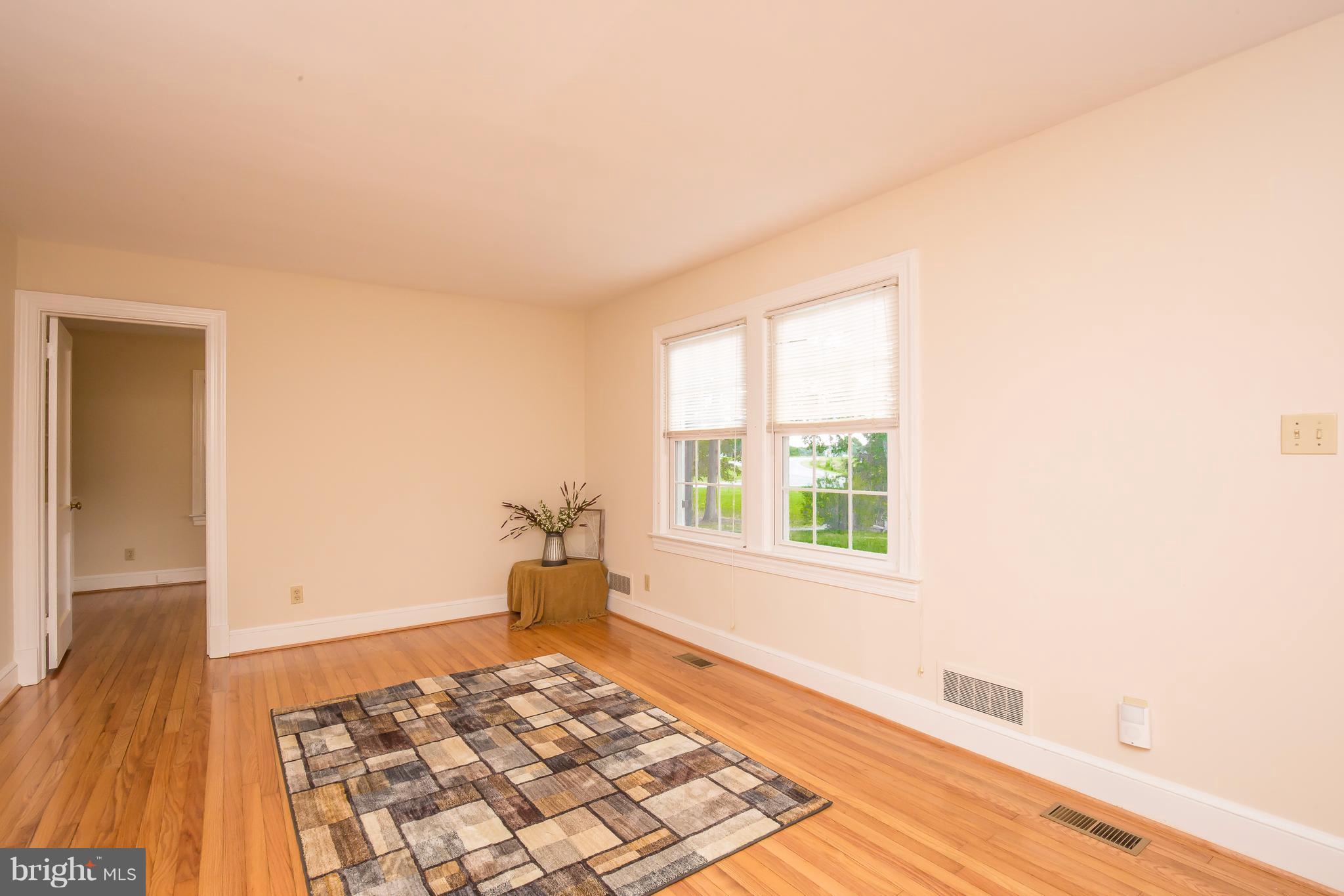 8501 Brock Road Spotsylvania, VA 22553 - Photo 6 of 22 Living Room