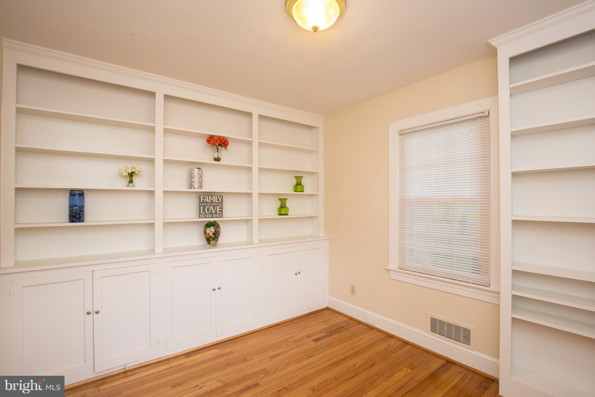 8501 Brock Road Spotsylvania, VA 22553 - Photo 9 of 22 LOTS OF BUILT INS/OFFICE SPACE