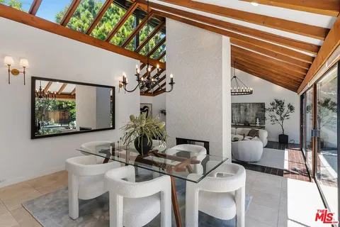 $7,495,000 | 515 North Roxbury Drive, Beverly Hills, CA 90210