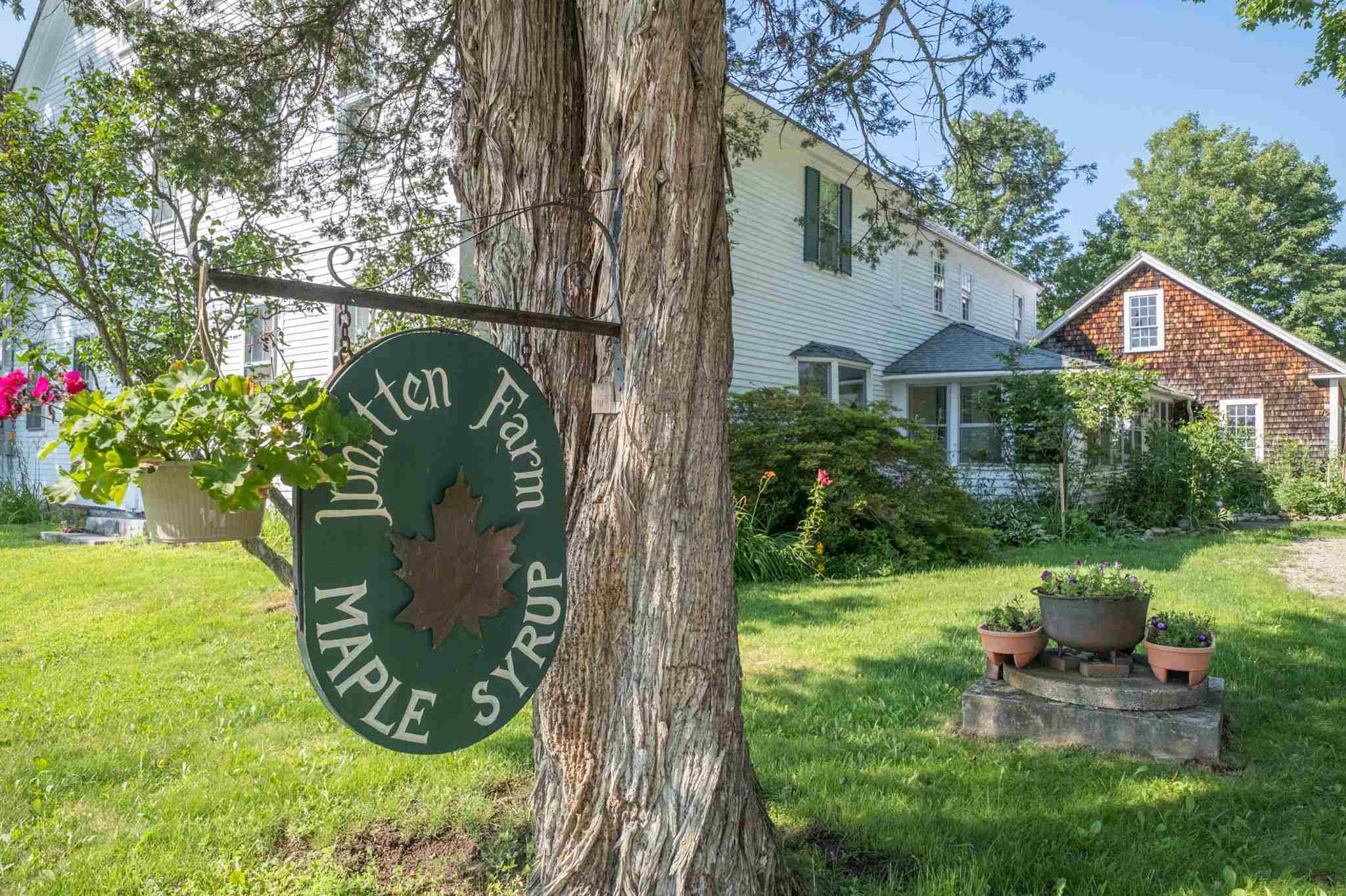 15 Middle Road Tuftonboro, NH 03894 - Photo 1 of 39
