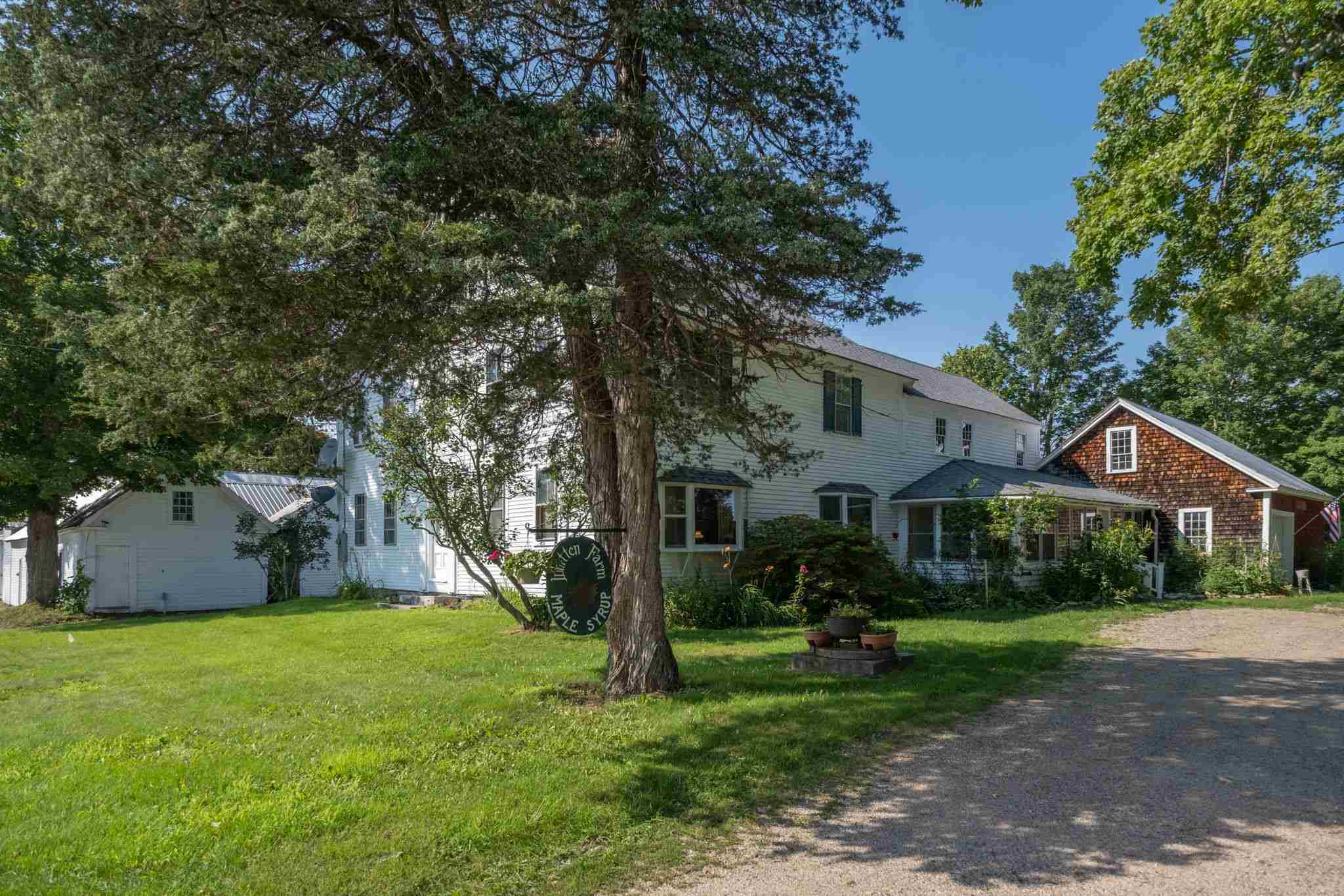 15 Middle Road Tuftonboro, NH 03894 - Photo 2 of 39