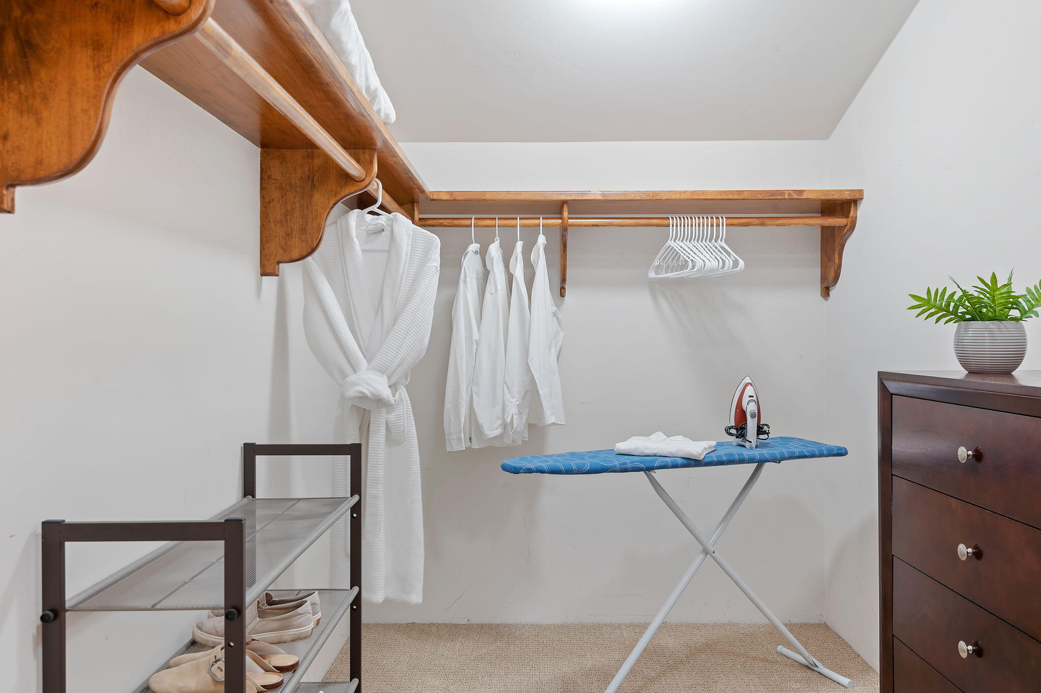 618 Anacapa Street, Unit 5 Santa Barbara, CA 93101 - Photo 21 of 38 Primary walk-in closet