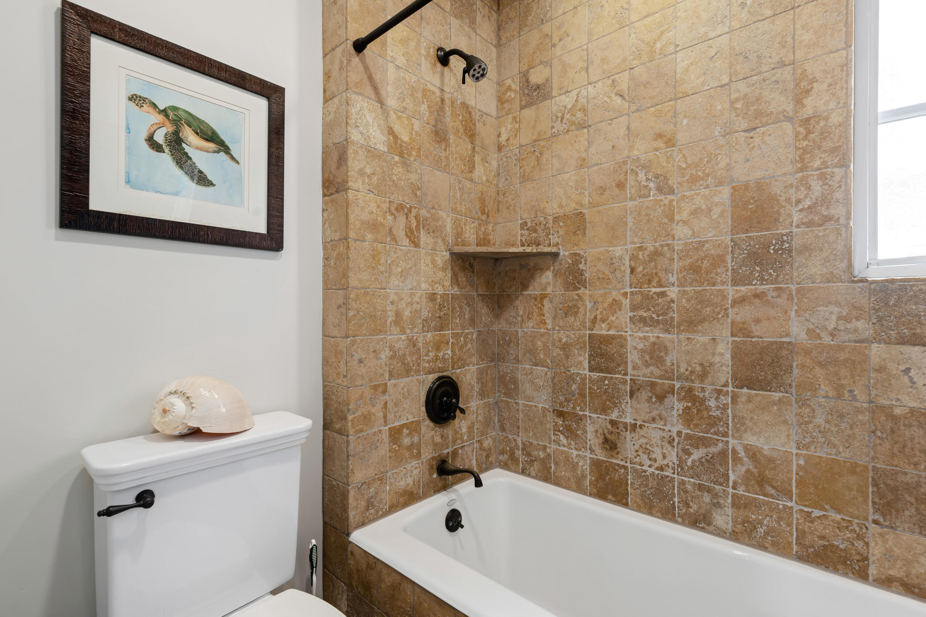 618 Anacapa Street, Unit 5 Santa Barbara, CA 93101 - Photo 26 of 38 Bathroom off second bedroom (2)