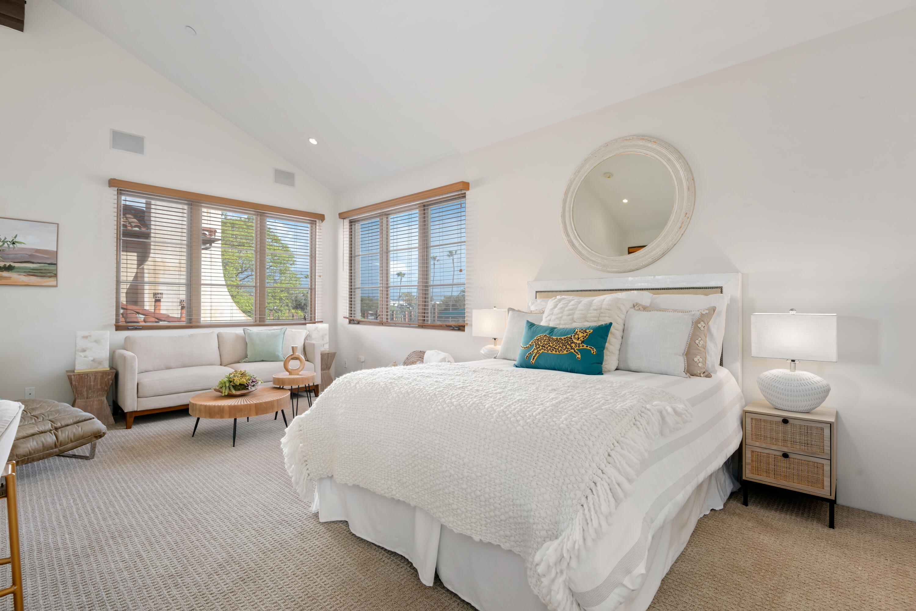 618 Anacapa Street, Unit 5 Santa Barbara, CA 93101 - Photo 27 of 38 Third bedroom