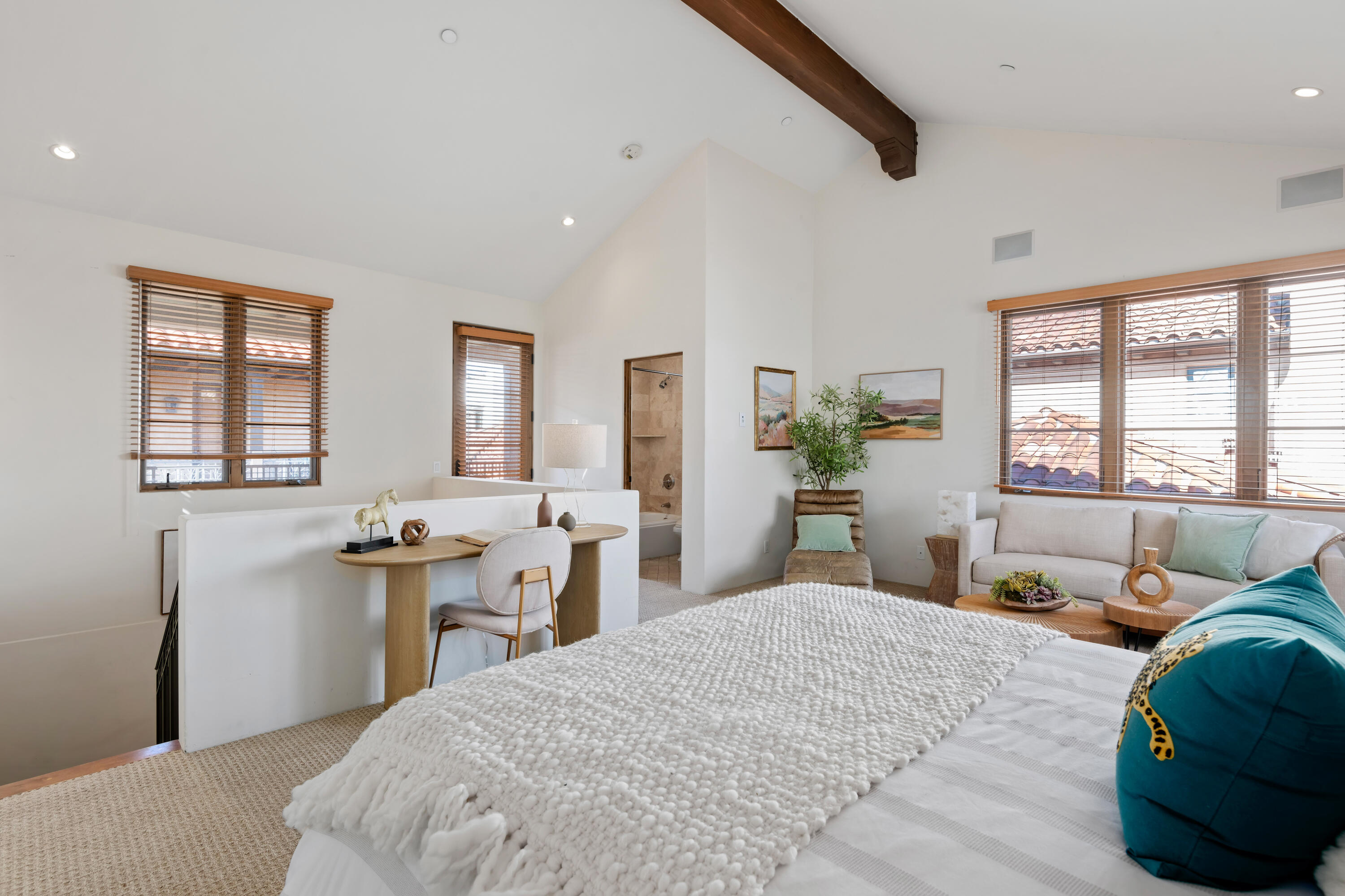 618 Anacapa Street, Unit 5 Santa Barbara, CA 93101 - Photo 29 of 38 Third bedroom (3)